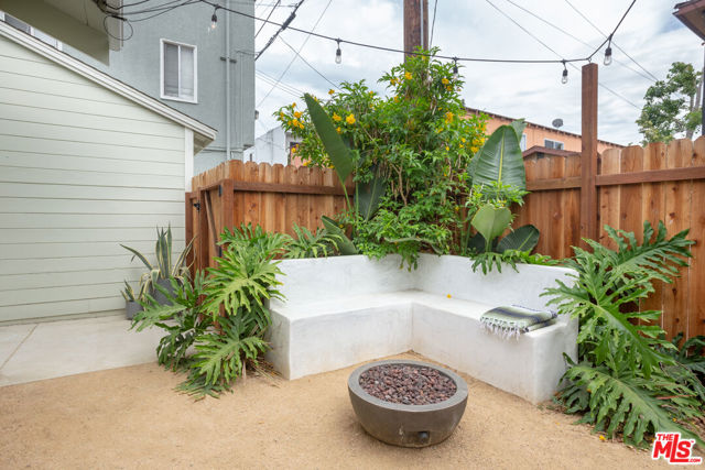732 N Toledo Walk, Long Beach CA: https://media.crmls.org/mediaz/69f6f07f-9858-4b04-bfaf-6393e63cdcdd.jpg