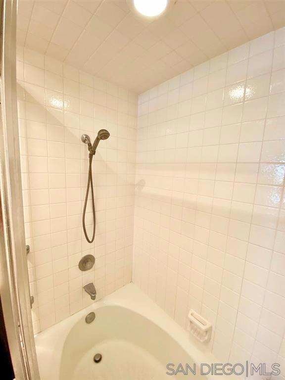 1905 Alga Rd, Carlsbad CA: https://media.crmls.org/mediaz/69f7295c-06b5-4c2b-9b54-47d4418a224d.jpg