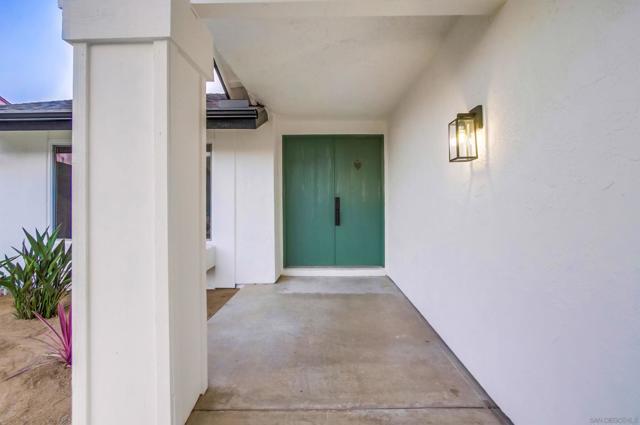13856 Paseo Cardiel, San Diego CA: https://media.crmls.org/mediaz/69f774ed-949b-447f-bf5b-df24ba635f0e.jpg