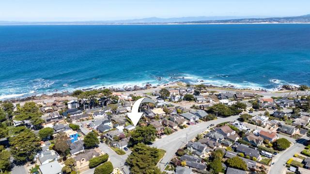 1022 Del Monte Boulevard, Pacific Grove CA: https://media.crmls.org/mediaz/69f79d6a-8f31-47b4-bf22-1ed41cc83e30.jpg