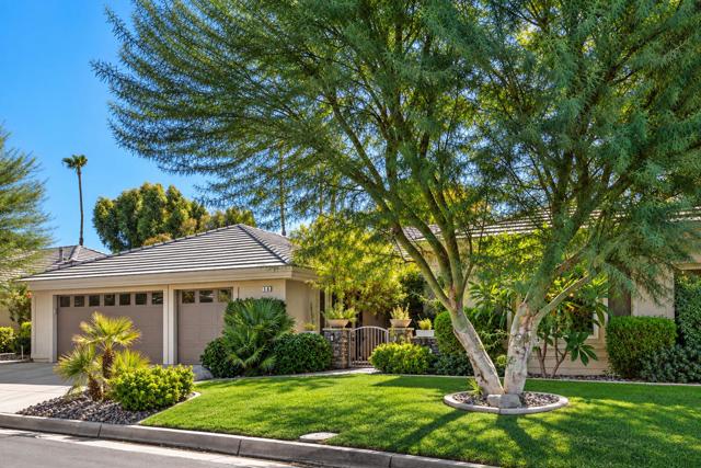 58 Sutton Place E, Palm Desert, CA 92211
