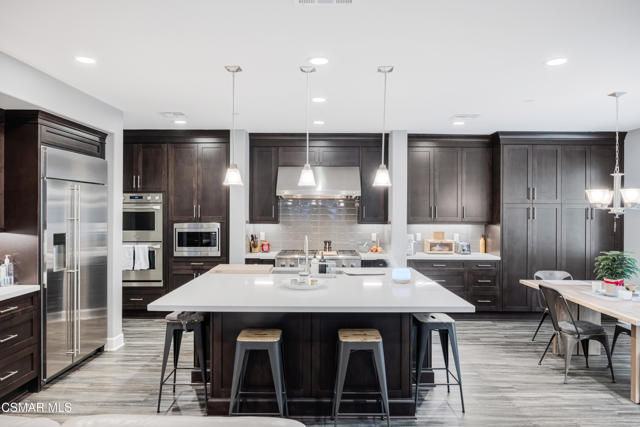 6923 Ridgemark Court, Moorpark CA: https://media.crmls.org/mediaz/69f7e6b8-6507-426b-bb9d-08f4048530db.jpg