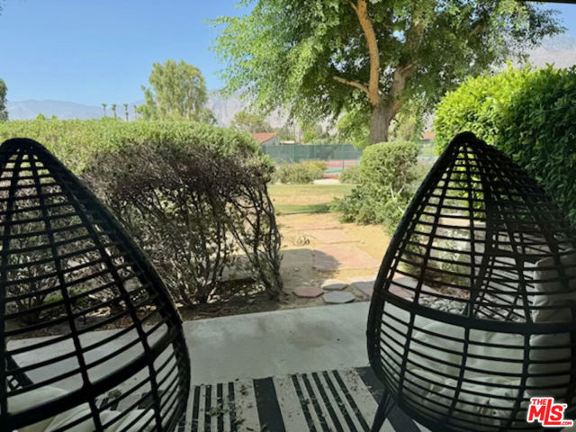 1931 Paseo Raqueta, Palm Springs CA: https://media.crmls.org/mediaz/69f8f027-feec-4063-99da-210d70689a91.jpg