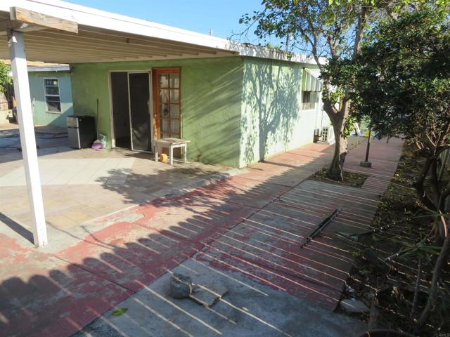 4021 Cherry Blossom Street, National City CA: https://media.crmls.org/mediaz/69f904a3-a770-4274-a54d-200a75988dd3.jpg