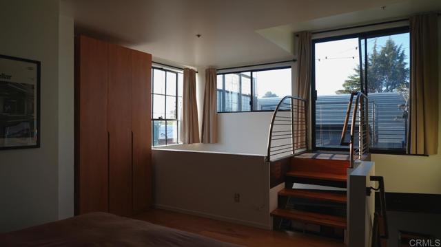 Detail Gallery Image 8 of 19 For 1250 Powell St #10,  Emeryville,  CA 94608 - 1 Beds | 1/1 Baths