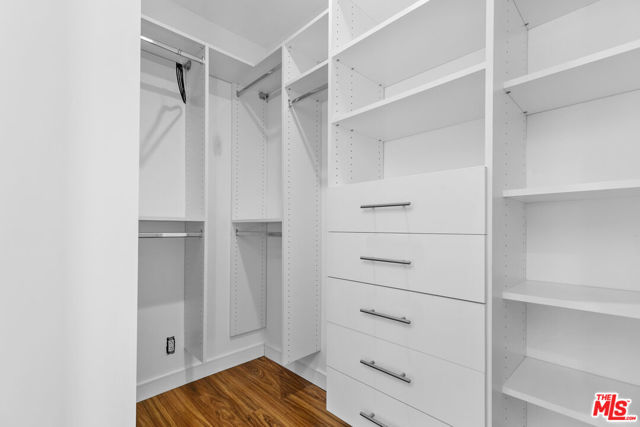 4949 San Feliciano Drive, Woodland Hills CA: https://media.crmls.org/mediaz/69f99514-6e64-4f7c-b94b-d959e0e7dc50.jpg