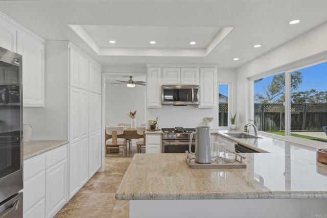 Detail Gallery Image 19 of 51 For 695 Calma Pl, Chula Vista,  CA 91910 - 4 Beds | 3 Baths