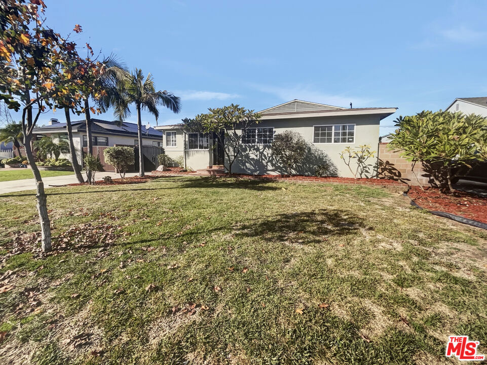 9833 Guatemala Avenue, Downey, CA 90240