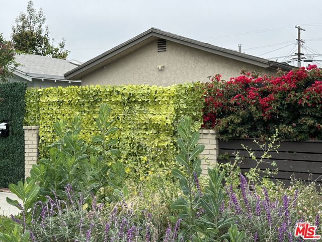 1505 60th Place, Los Angeles, California 90047, 2 Bedrooms Bedrooms, ,1 BathroomBathrooms,Single Family Residence,For Sale,60th,24400995