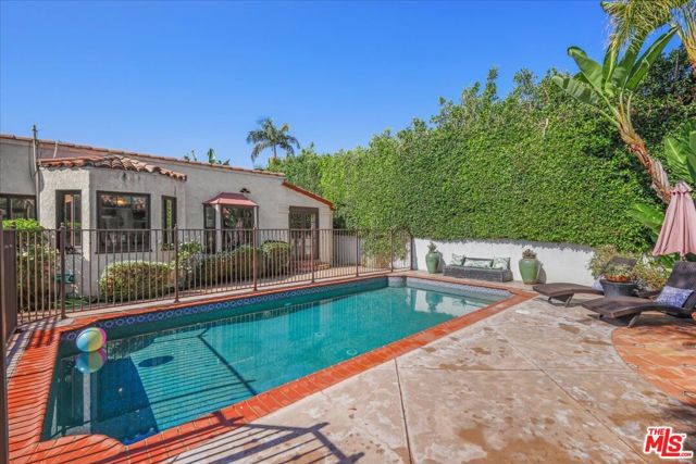 6119 Del Valle Drive, Los Angeles CA: https://media.crmls.org/mediaz/69fae66c-91e8-4cb3-9d27-d7ed2815a132.jpg