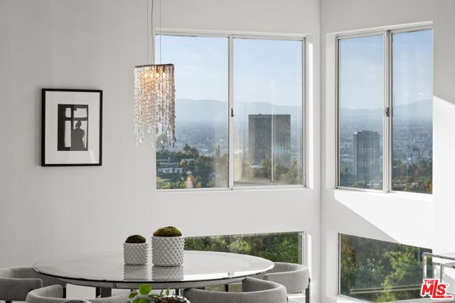 7209 Sunnydip Trail, Los Angeles CA: https://media.crmls.org/mediaz/69fb6132-0d1d-43c4-bd29-5dde8f3f08b6.jpg