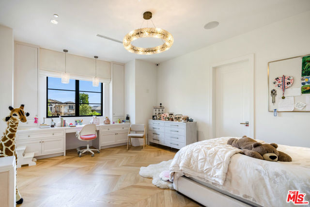 11753 Wetherby Lane, Los Angeles CA: https://media.crmls.org/mediaz/69fb755a-5773-4f06-b98c-6bc1dd5b4399.jpg