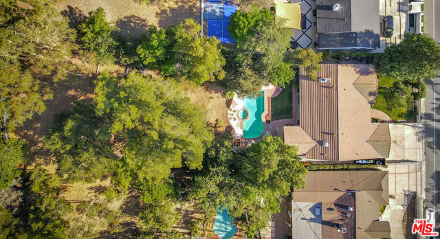 5252 Vanalden Avenue, Tarzana CA: https://media.crmls.org/mediaz/69fb757b-ae07-4fc2-bd7c-69274aa472ed.jpg