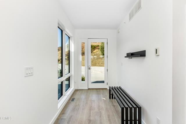 Detail Gallery Image 3 of 60 For 3649 Kanan Rd, Agoura Hills,  CA 91301 - 4 Beds | 4/1 Baths