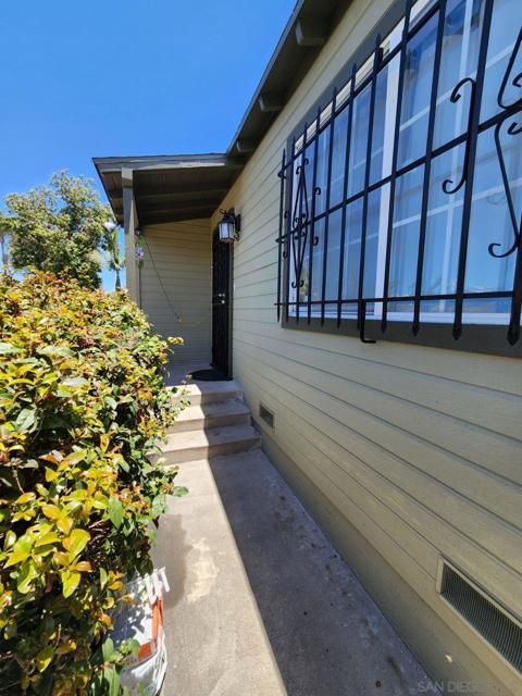 4129 Chamoune, San Diego, California 92105, ,Multi-Family,For Sale,Chamoune,250001262SD