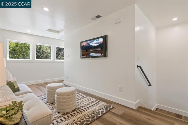 158 Pulido Rd, Danville CA: https://media.crmls.org/mediaz/69fb9725-d0ef-4a6d-8c6c-b5ef62533fd5.jpg