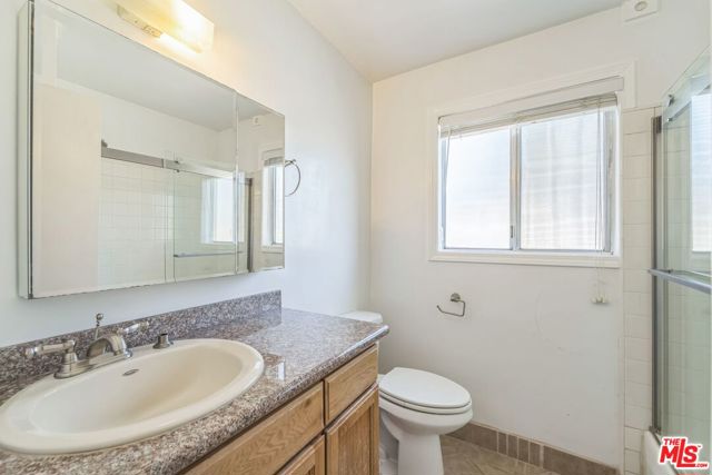 17045 Roscoe Boulevard, 7 photo 7