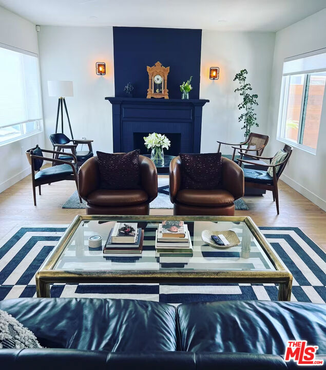3625 Somerset Drive, Los Angeles CA: https://media.crmls.org/mediaz/69fc76c9-e393-4246-ae51-8a1ad02848d2.jpg