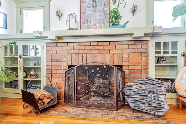 30 W Lake Avenue, Watsonville CA: https://media.crmls.org/mediaz/69fdda3b-ea6f-4499-8875-1c425630b270.jpg