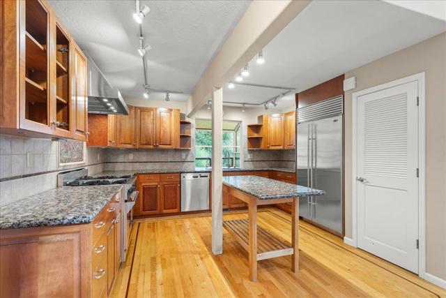 20910 Outer Zayante Road, Los Gatos CA: https://media.crmls.org/mediaz/69fe6130-28bf-4e32-9943-9e20ff890558.jpg