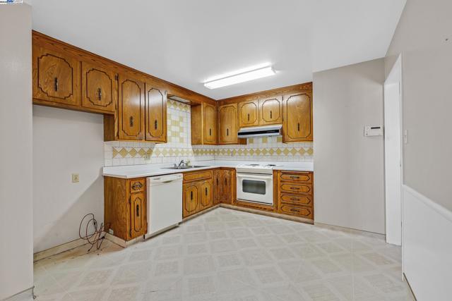 Image 9 of 33 For 1560 Vining Dr