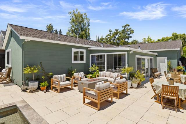 2061 Oakley Avenue, Menlo Park CA: https://media.crmls.org/mediaz/69ff6547-8cd8-4d79-b2a0-261bc35b1d5c.jpg