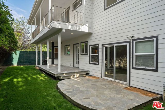 17805 Erwin Street, Encino CA: https://media.crmls.org/mediaz/69ff72a7-37db-475f-984a-f8493a0b00d2.jpg