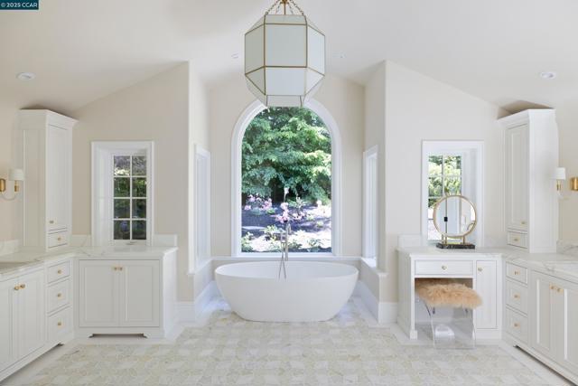 3828 Happy Valley Road, Lafayette CA: https://media.crmls.org/mediaz/69ff9ed7-6dc4-4350-982a-d1e77974f595.jpg