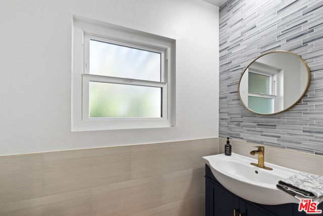 1517 Glendon Avenue, Los Angeles CA: https://media.crmls.org/mediaz/69ffab56-d228-4289-8acd-fb7becf7c445.jpg