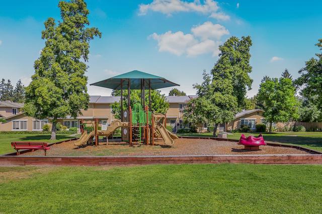 Image 32 of 41 For 419 Don Seville Court