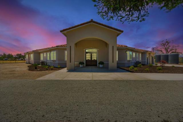 10055 Foothill Avenue, Gilroy CA: https://media.crmls.org/mediaz/69ffc2a0-62f8-42c8-b4c7-5d553b1a2a39.jpg
