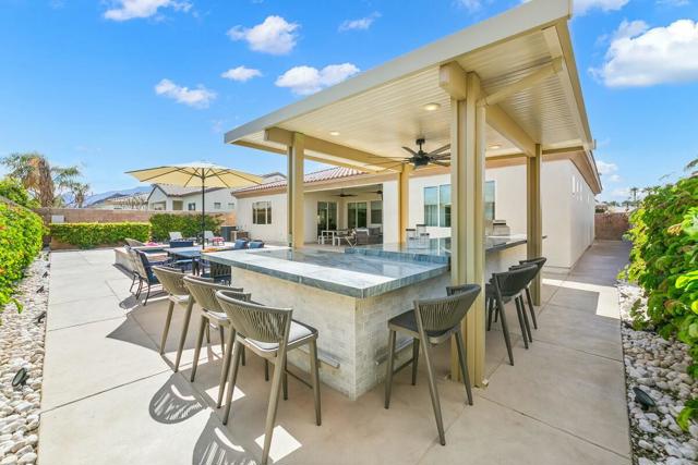 44830 Via Mirabel, La Quinta CA: https://media.crmls.org/mediaz/69ffdca7-2b11-4047-a53c-01de20f162ab.jpg
