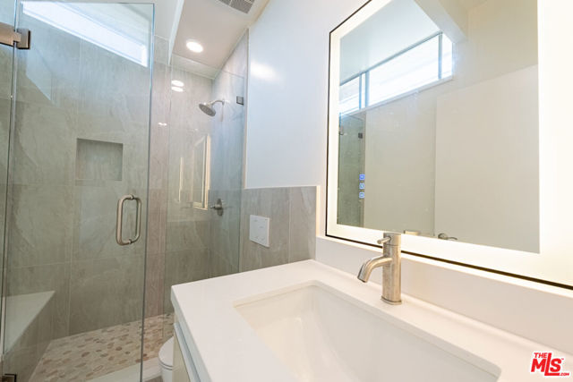 7273 Birdview Avenue, Malibu CA: https://media.crmls.org/mediaz/69fffdd2-cf99-478a-bab3-08a5ea5b7042.jpg