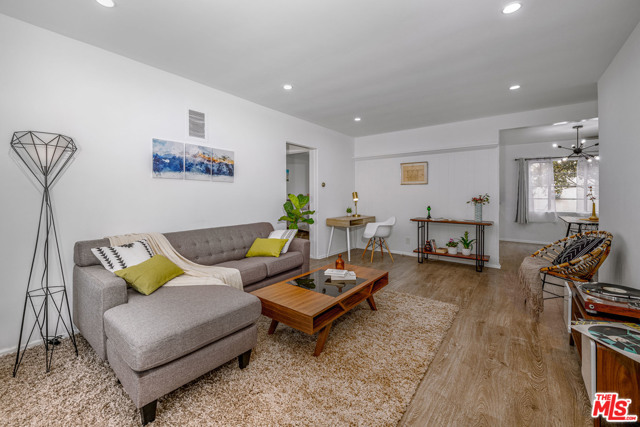 4615 Finley Ave #2, Los Angeles, CA 90027