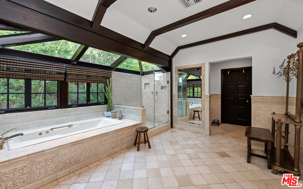 2781 Benedict Canyon Drive