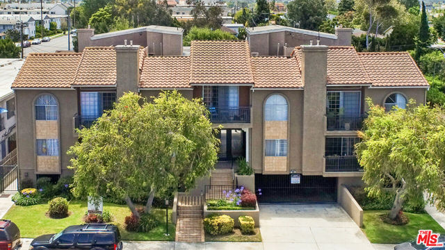 12420 Woodgreen Street Los Angeles, California The subject property is a very attractive pride of ownership complex located in the prime Mar Vista Hill area of W. Los Angeles. This is a very unique location just off Centinela on a quiet residential street, adjacent to multi million dollar homes. First time on the market in 20 years. Built in 1987 and not subject to LA city rent control, only AB 1482. Excellent unit mix of 2 1+1, 2 1+1 + loft( that includes an enclosed rooftop patio with views),11 2+ 2, and 1 3+2.5. Each unit is large and spacious and has many amenities including central a/c, fireplaces, balconies, gated parking, and a walk in storage unit in the garage. Seven units have been completely remodeled, and 6 of the units have upgraded kitchens and baths. 100% occupied and all tenants are paying full rent. Excellent upside potential. Ideal exchange property. Bring offers!
