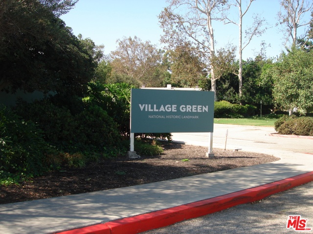 5183 Village Los Angeles, California Village Green is a national landmark and offers outdoor walking areas that are surrounded by well-maintained landscaping and other features in the area the metro rail, Kenneth Hahn State Park, and Culver City. This is a first-floor unit that offers easy access from the front and rear of the unit with a large living room and bedroom with two closets.