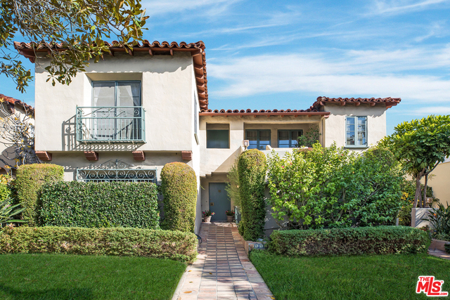 SOLD: 440 SMITHWOOD Drive Beverly Hills, California This is a wonderful opportunity to own a large Spanish Duplex in a prime Beverly Hills location off Beverwil. Each unit has two bedrooms + den, that could be used as a third bedroom, and two baths. There is a gracious living room with fireplace, and a spacious formal dining room. The cozy breakfast room is adjacent to the galley kitchen. There are hardwood floors throughout, and a side-by-side laundry area. Each unit has a garage with access off the alley. The lower unit will be delivered vacant. Enjoy the excellent Beverly Hills schools, as well as world class shopping and dining.