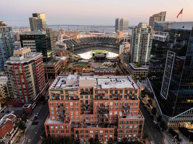877 Island Ave, San Diego CA: https://media.crmls.org/mediaz/6a0098ef-e229-4fb7-aa5a-3461253a9377.jpg