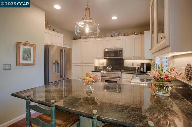 1409 Dumaine St, Concord CA: https://media.crmls.org/mediaz/6a00a451-bcd0-465c-a2d4-3c2d06add0d3.jpg