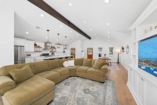 2103 Loquat Place, Oceanside CA: https://media.crmls.org/mediaz/6a00a681-513f-4a70-b699-2ca94c6617cb.jpg