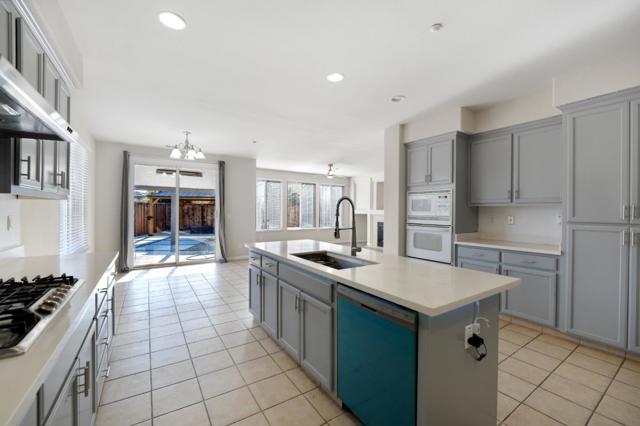 16341 Adobe Way, Lathrop CA: https://media.crmls.org/mediaz/6a012f82-cbd0-413f-a7e9-d860ca3ac2b2.jpg