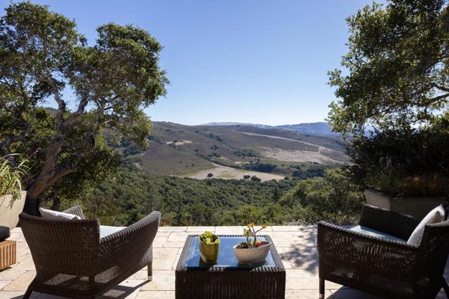 53 Marguerite, Carmel CA: https://media.crmls.org/mediaz/6a016f32-9667-4f5d-9d26-80f554efc93c.jpg