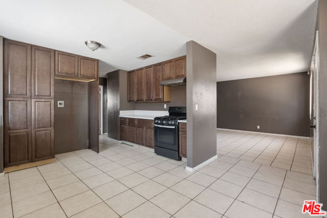 1408 W Olive Street, San Bernardino CA: https://media.crmls.org/mediaz/6a019e1e-990a-4c58-b180-86061a64f605.jpg