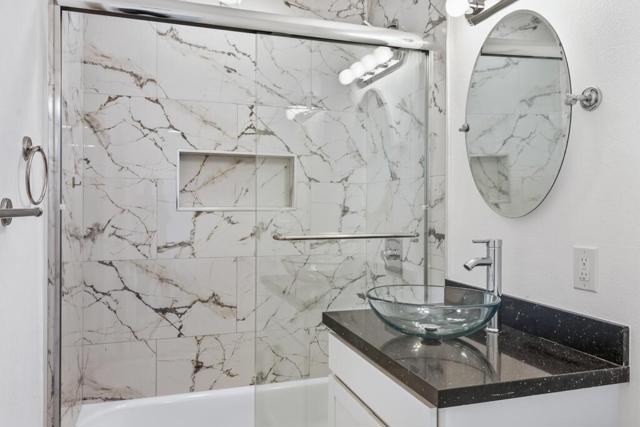 38855 Paradise Way, Cathedral City CA: https://media.crmls.org/mediaz/6a01bfcf-005d-4c04-b876-383163d3dc10.jpg