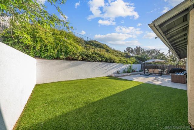 14555 High Pine St, Poway CA: https://media.crmls.org/mediaz/6a021d02-ebc3-4aa1-9f78-ba03cb865537.jpg