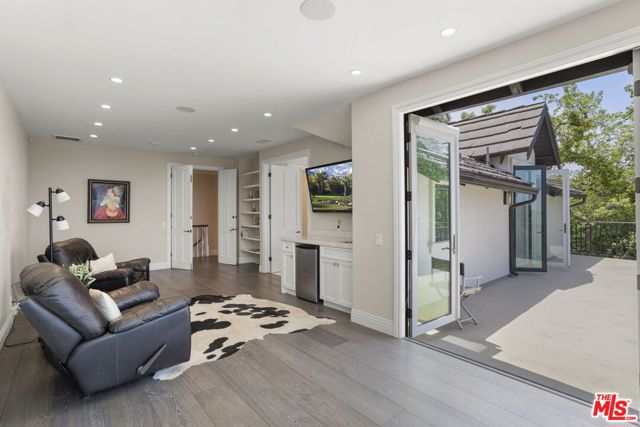 15515 Collina Strada, Los Angeles CA: https://media.crmls.org/mediaz/6a02aeae-2f6b-40bd-a1b1-14394b6374ff.jpg