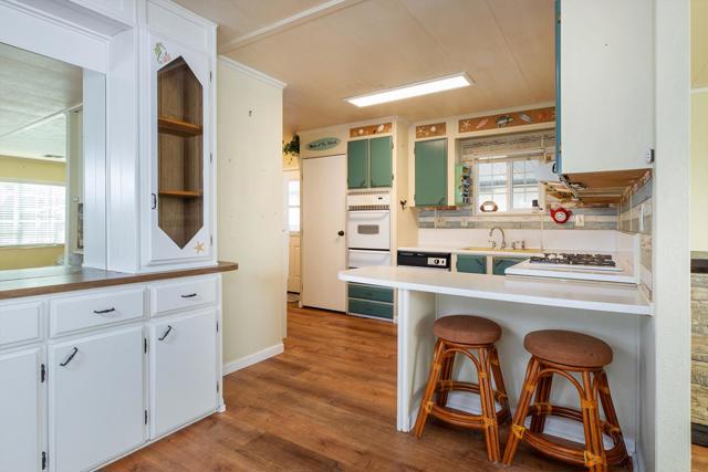 2155 Wharf Rd, Capitola CA: https://media.crmls.org/mediaz/6a02b386-2db6-413e-be9e-e216ca9c18ee.jpg