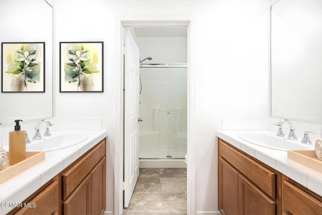 3104 Lisbon Lane, Oxnard CA: https://media.crmls.org/mediaz/6a02e2cd-9565-4551-8c4d-2a5478040a7c.jpg