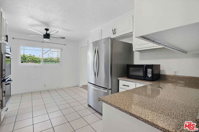 2108 Hauser Boulevard, Los Angeles CA: https://media.crmls.org/mediaz/6a033dfb-b6db-4378-9213-ab78e59b5aff.jpg